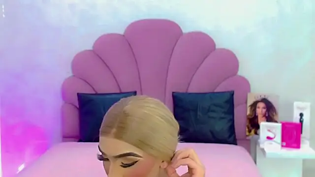 briana_sex32 webkamerás műsora