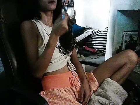 Pertunjukan Kamera Web exude_diya