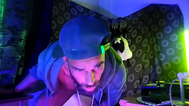 Онлайн чат XXX Guyst049