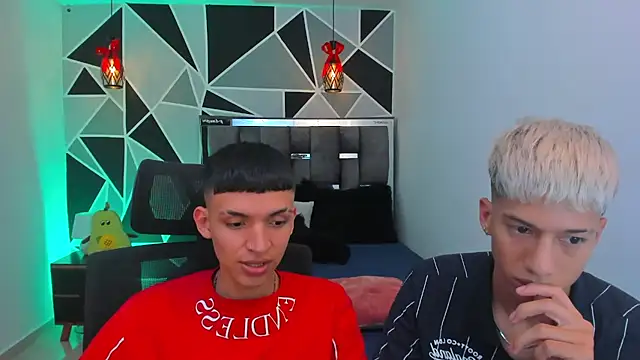 Juan_Nd_Steven's Webcam Show