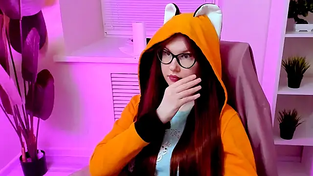 CarolGiggly: онлайн-секс-чат