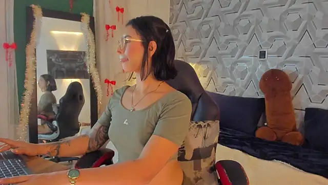 Онлайн чат XXX Sophiee_Hill