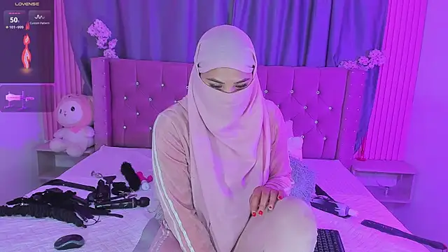 Nayla-Mouna Webcam-Show