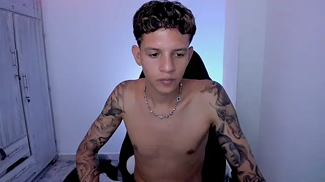 Chat +18 de tylernova ao vivo