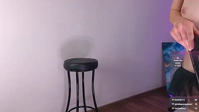 KuramiGirl élő XXX-chatje