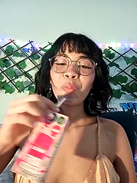 dolliette24 Adlı Modelin Canlı XXX Sohbeti