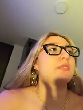 دردشة MoraInFire الجنسية المباشرة