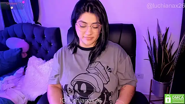 Chat +18 de lucy26_ ao vivo