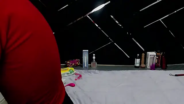 XXX chat uživo modela Nanis_James