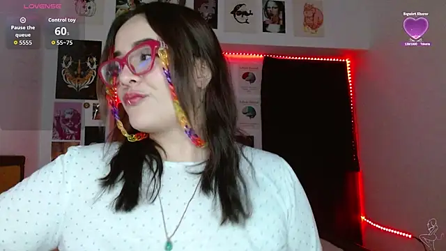 Nova-Satela live XXX chat