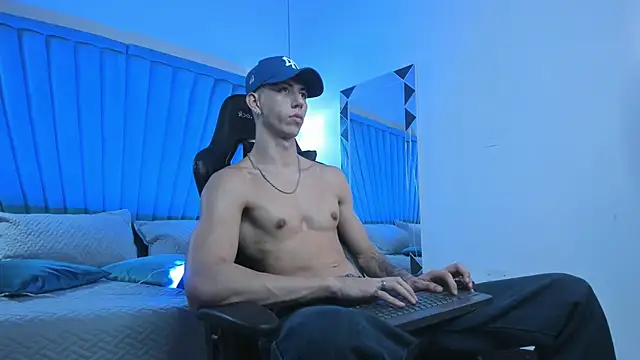 OliverThompsonJSn Live XXX chat