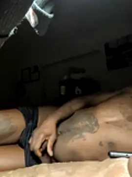 milky8inch Show in webcam