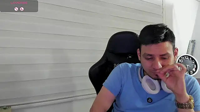 XXX chat uživo modela Rick_Adams