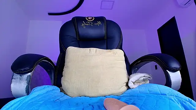 دردشة naomi_kyse الجنسية المباشرة