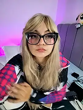 Sweet_Namii Adlı Modelin Canlı XXX Sohbeti