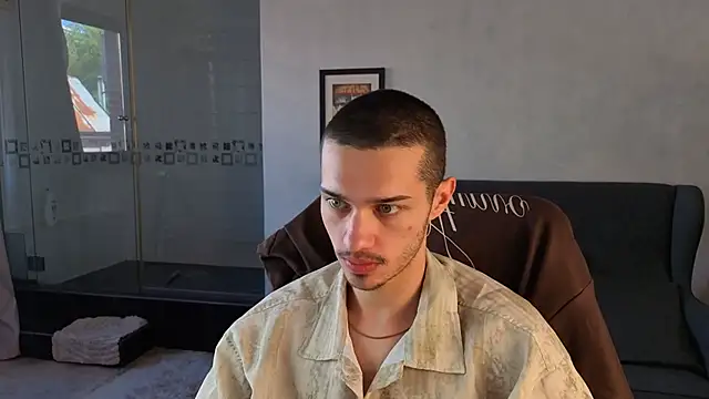 Chatroom XXX en direct de KaydenDrew