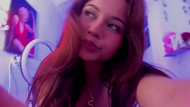 Sweett_Priya élő XXX-chatje