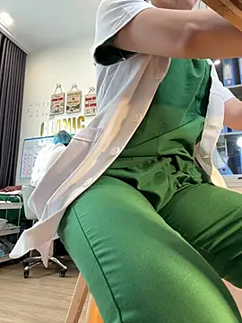 secretly_masturbating Adlı Modelin Web Kamerası Şovu