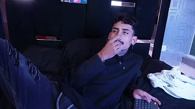 Pokazy przed kamerką – Dark_Eros_