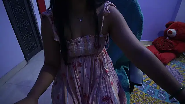 دردشة BabyNaina الجنسية المباشرة