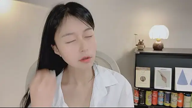 XXX chat uživo modela Onechestnut