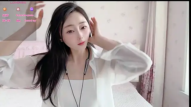 anjila888 Adlı Modelin Canlı XXX Sohbeti