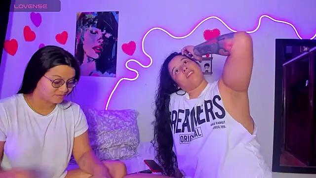 Dilan_and_Mia Pertunjukan Webcam