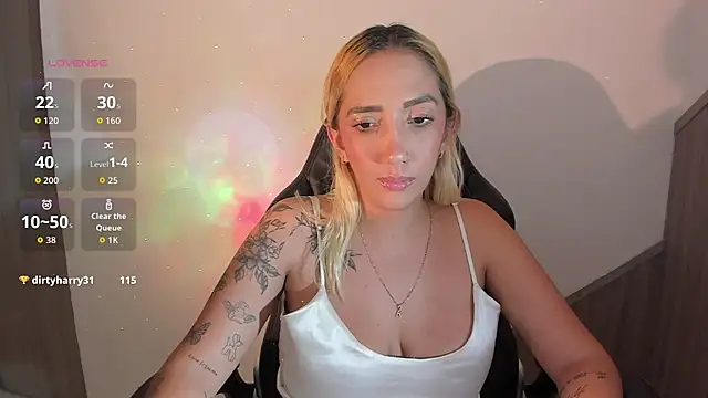 Chat +18 de Amanda_klaire ao vivo