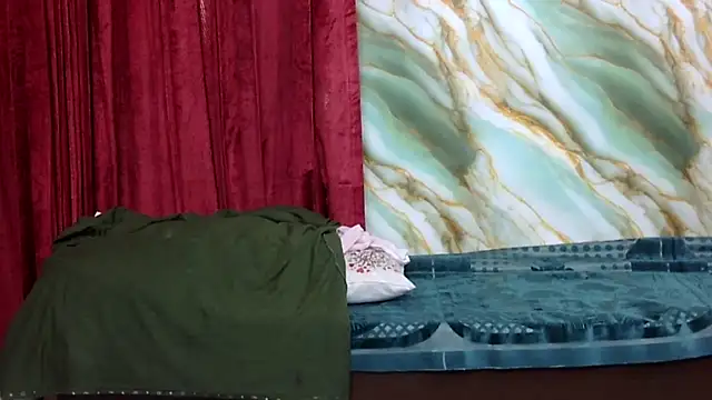 Kavya_XX Show in webcam