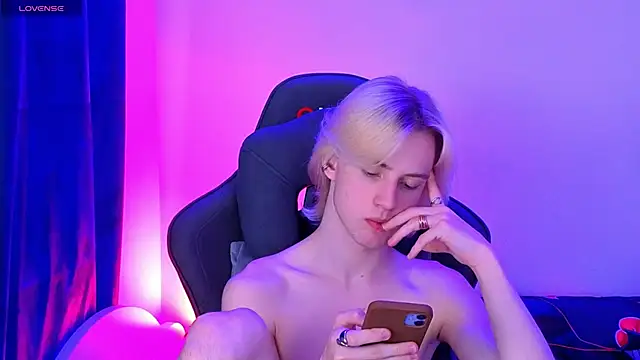 Show modela lucidangelok1 na web-kameri