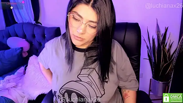 lucy26_ Chat XXX in diretta
