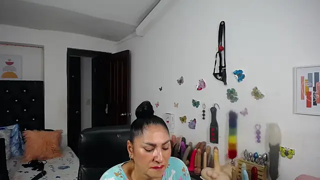 แชท XXX สดของ mature_bigboobs10