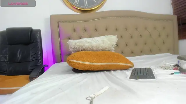 Adara_Ferrara webkamerás műsora