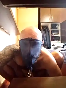 TreatedAntidote Show in webcam