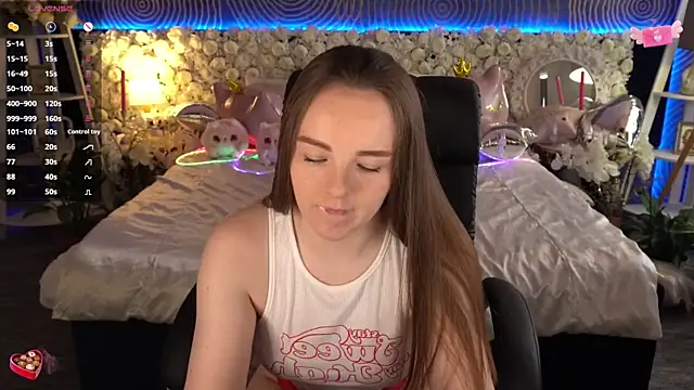 FoxyShy Chat XXX in diretta