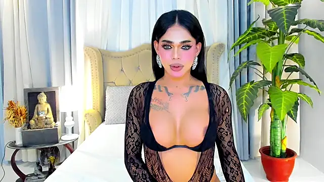 MochaliciousTransOnTop Adlı Modelin Web Kamerası Şovu