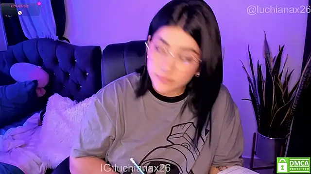 lucy26_ Live XXX-Chat