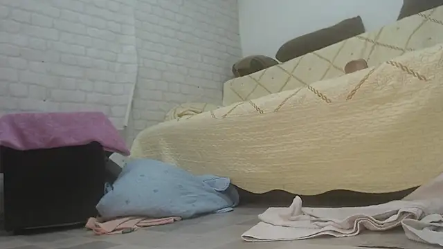 แชท XXX สดของ EmmaSquirt