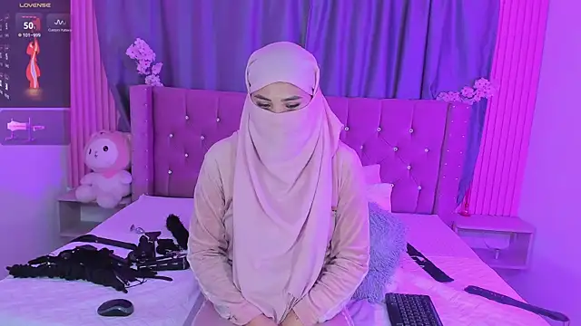 Nayla-Mouna 网络视讯表演