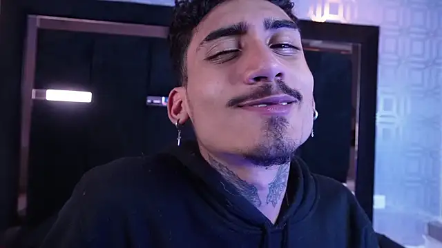 Show modela Dark_Eros_ na web-kameri