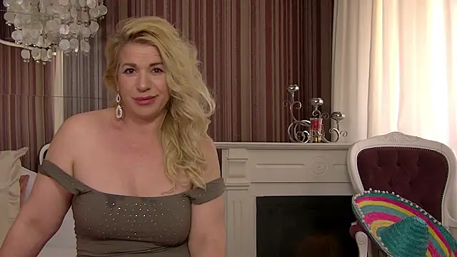 BriannaEllams: вебкам-шоу