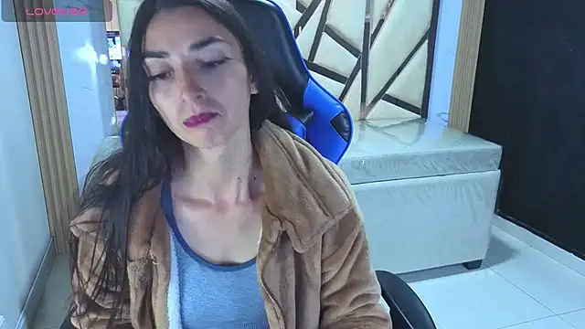 Maily_a_ Chat XXX in diretta