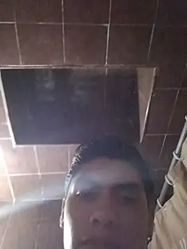 aispuro8505: διαδικτυακό σόου στην κάμερα