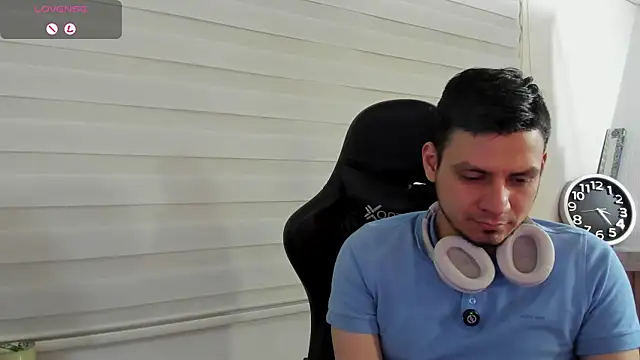 Rick_Adams 即時 XXX 聊天