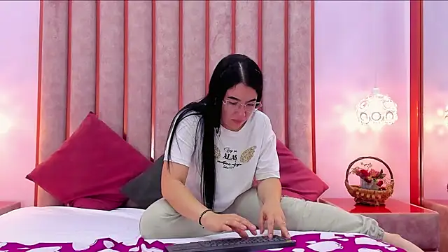 ChloeAshdord Live XXX-Chat