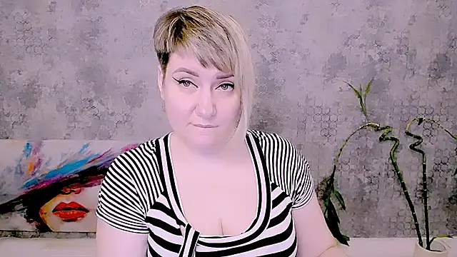 Djullia live XXX chat