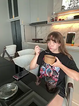 Nura_n_Sarah 在線直播表演