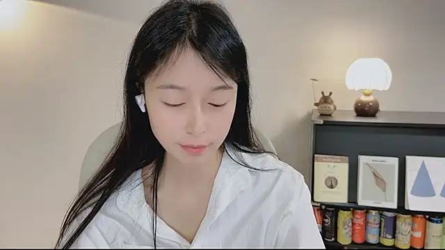 Onechestnut élő XXX-chatje