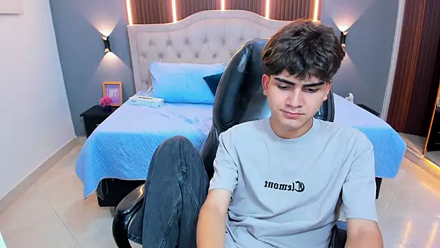 Tommy18__ Live XXX-Chat