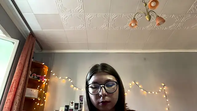 MoonRavelle Chat XXX live